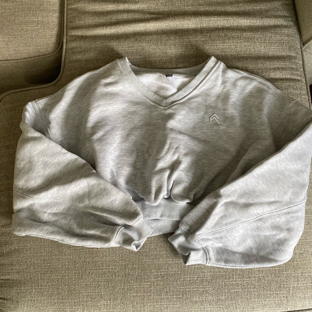 Gray V-Neck Cropped Sweatshirt